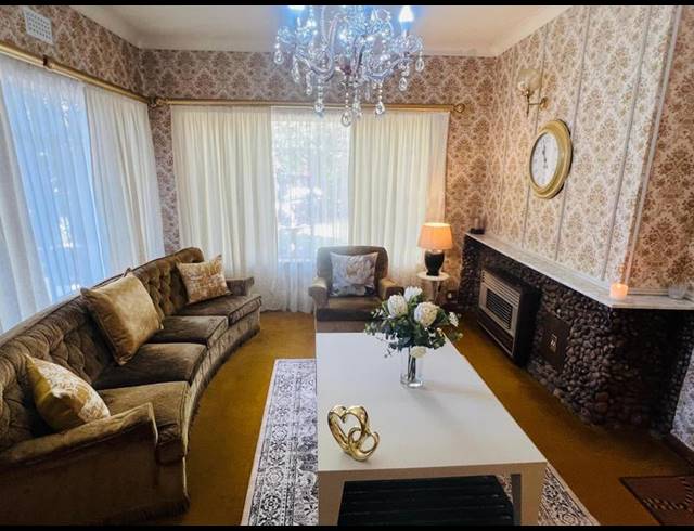 3 BEDROOM HOUSE FOR SALE IN SOUTH CREST